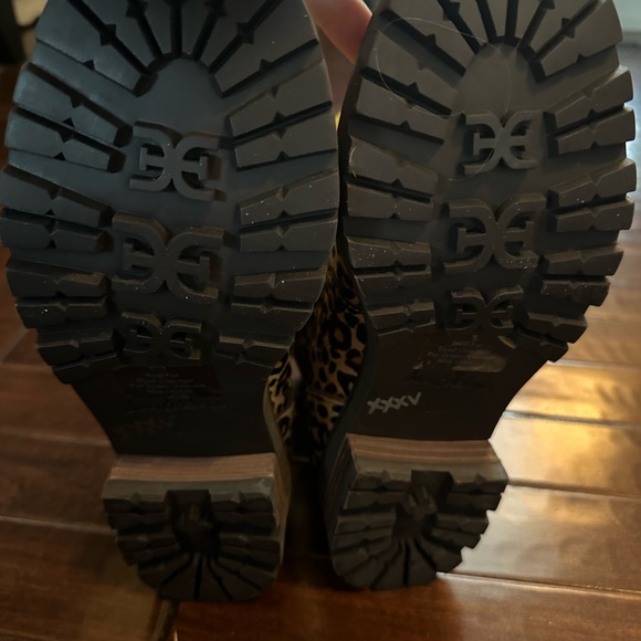 Sam Edelman Leopard Print Combat Boots with Yellow Laces - Picture 4 of 4